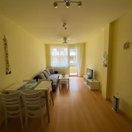 Sunny Season Apartment